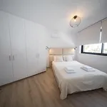 Apartment Casamar - Upscale One-bedroom By The Sea Larnaca