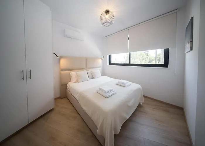 Casamar - Upscale One-bedroom By The Sea Apartament Larnaca