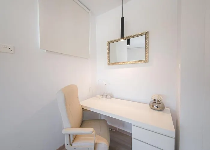 Casamar - Upscale One-bedroom By The Sea Apartament Larnaca