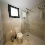 Apartman Casamar - Upscale One-bedroom By The Sea Lárnaka