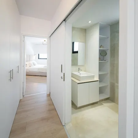 Casamar - Upscale One-bedroom By The Sea アパート ラルナカ