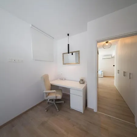 Апартаменты Casamar - Upscale One-bedroom By The Sea Ларнака