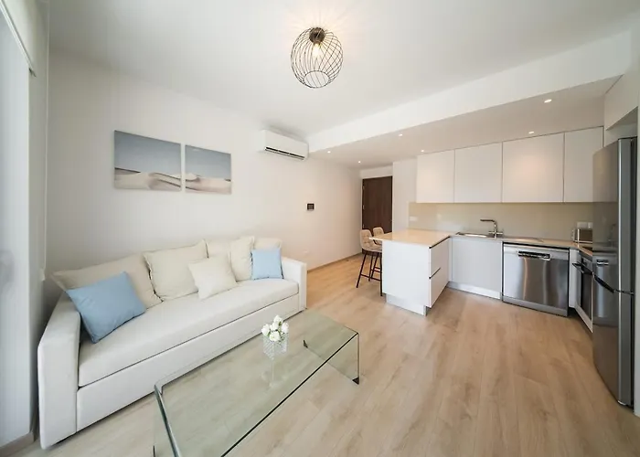 Casamar - Upscale One-bedroom By The Sea Ларнака