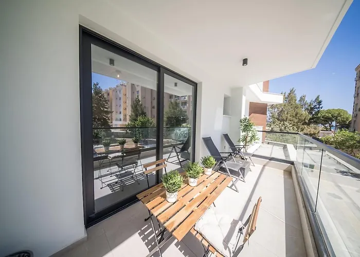 Апартаменты Casamar - Upscale One-bedroom By The Sea *