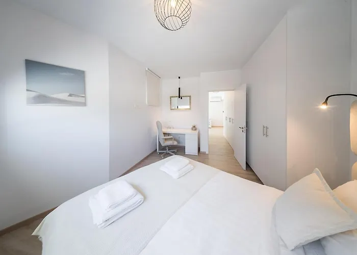 Apartment Casamar - Upscale One-bedroom By The Sea