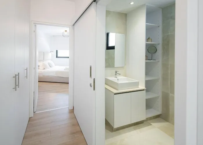 Apartment Casamar - Upscale One-bedroom By The Sea